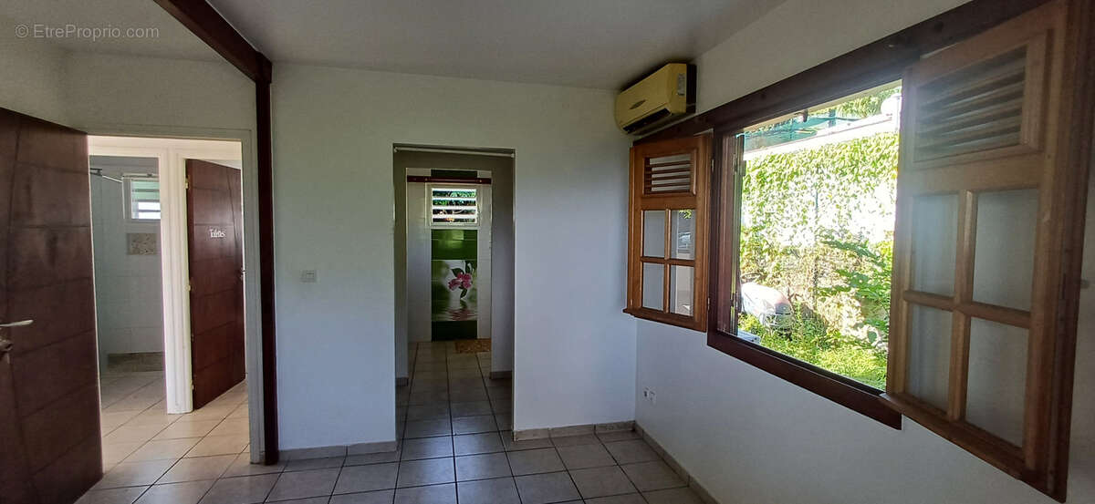 Maison à CAPESTERRE-BELLE-EAU