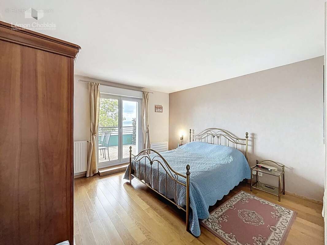 Appartement à EVIAN-LES-BAINS