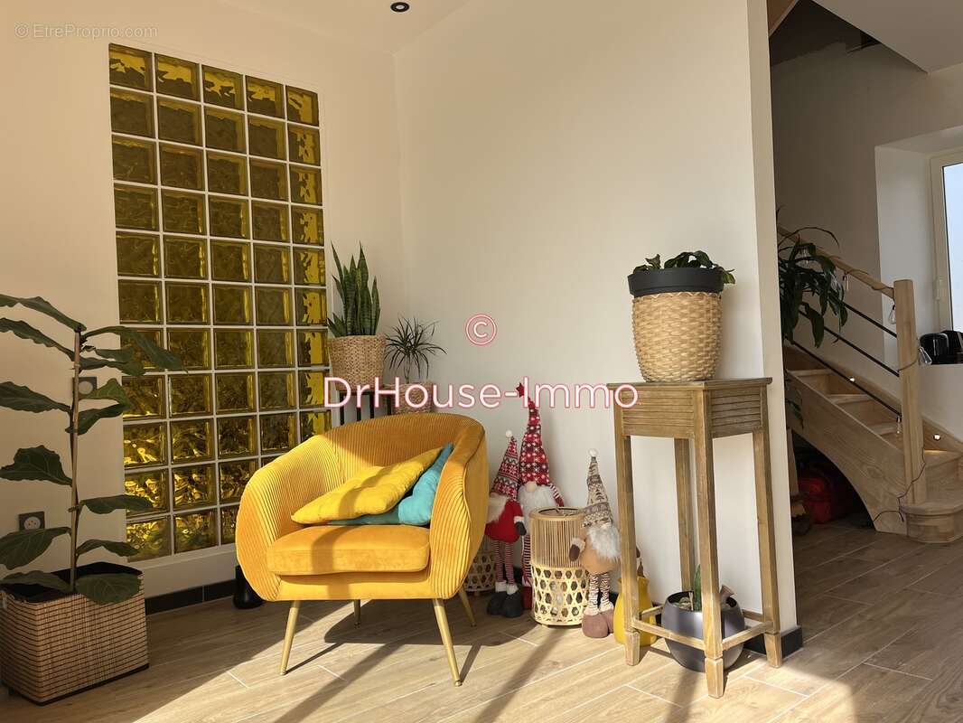 Maison à SAINT-YRIEIX-LA-PERCHE