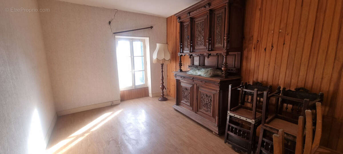 Maison à TOURZEL-RONZIERES
