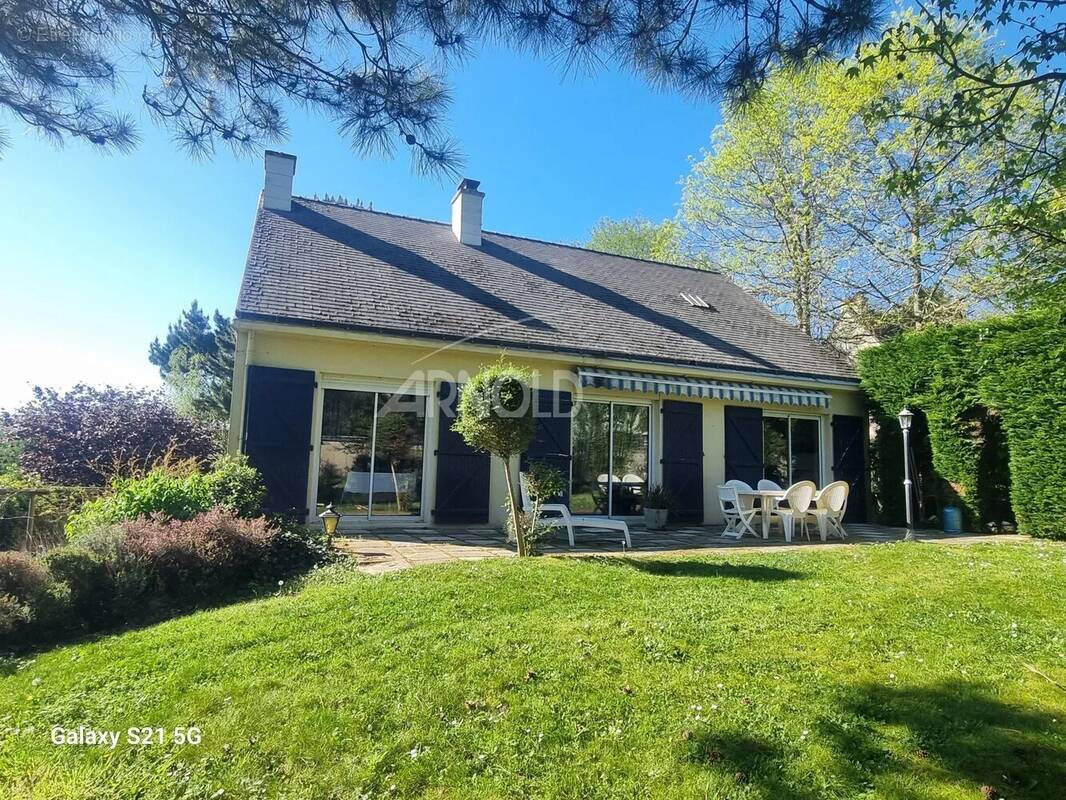 Maison à SAINT-ETIENNE-DE-MONTLUC