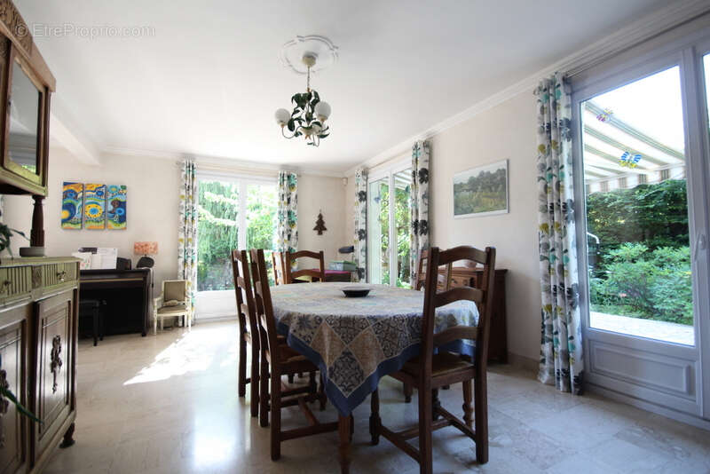 Maison à PONT-SAINTE-MAXENCE