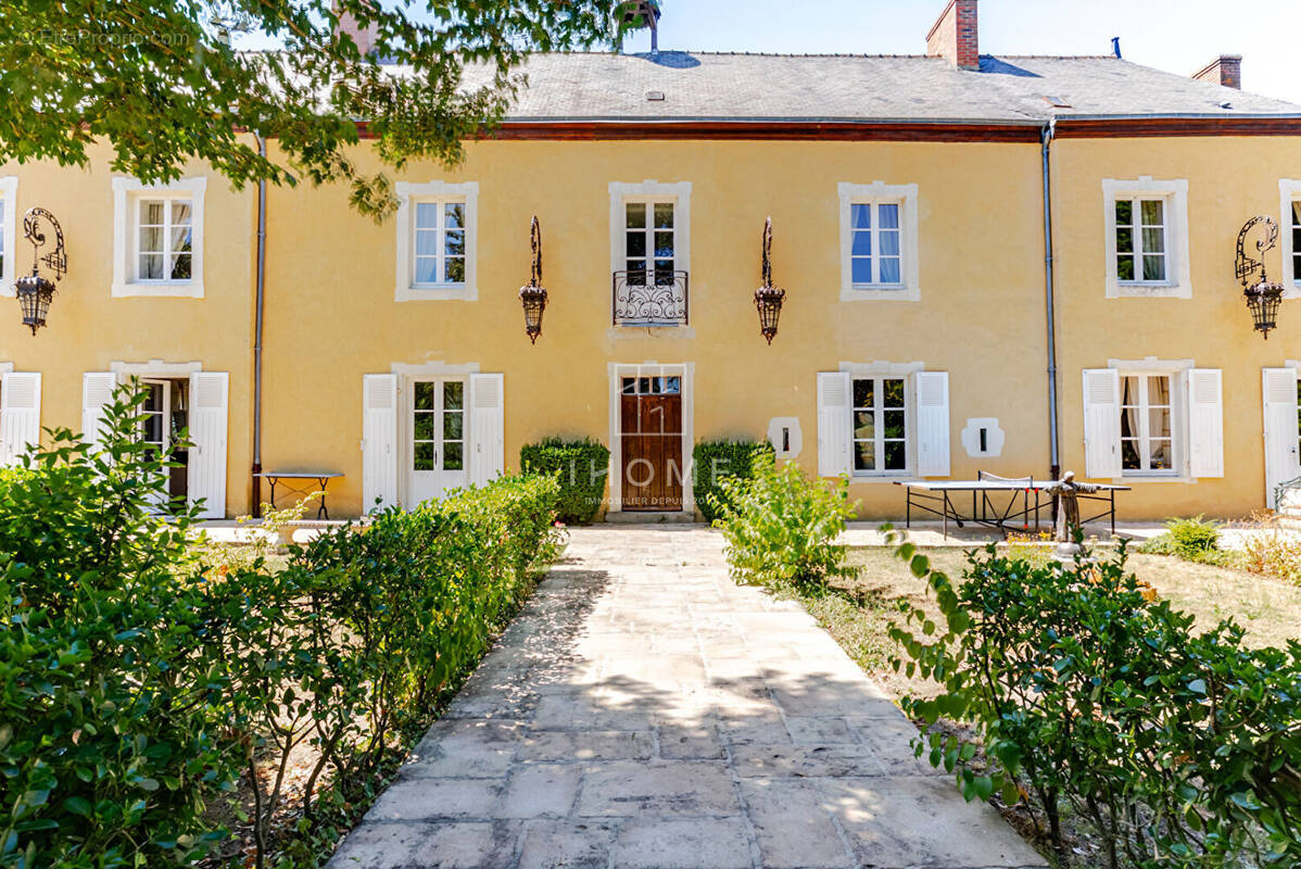 Maison à PARIGNE-LE-POLIN