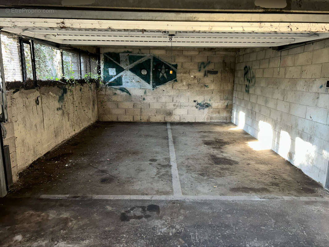 Parking à FONTENAY-SOUS-BOIS