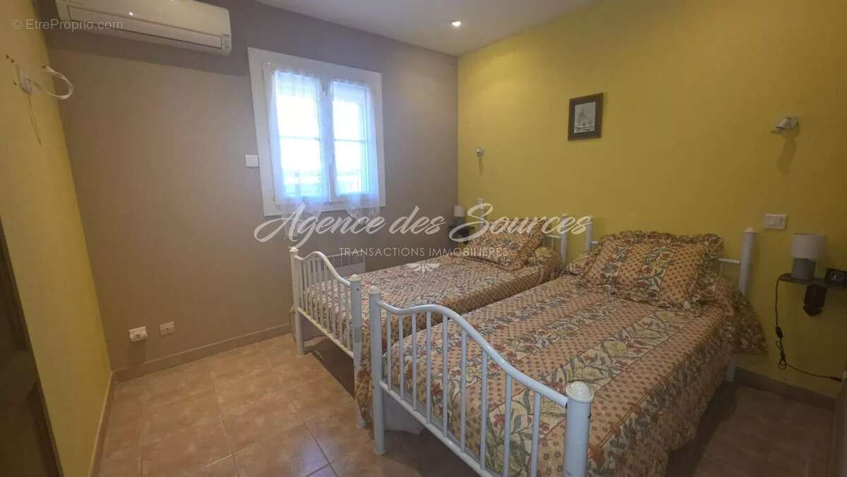 Maison à TAVERNES