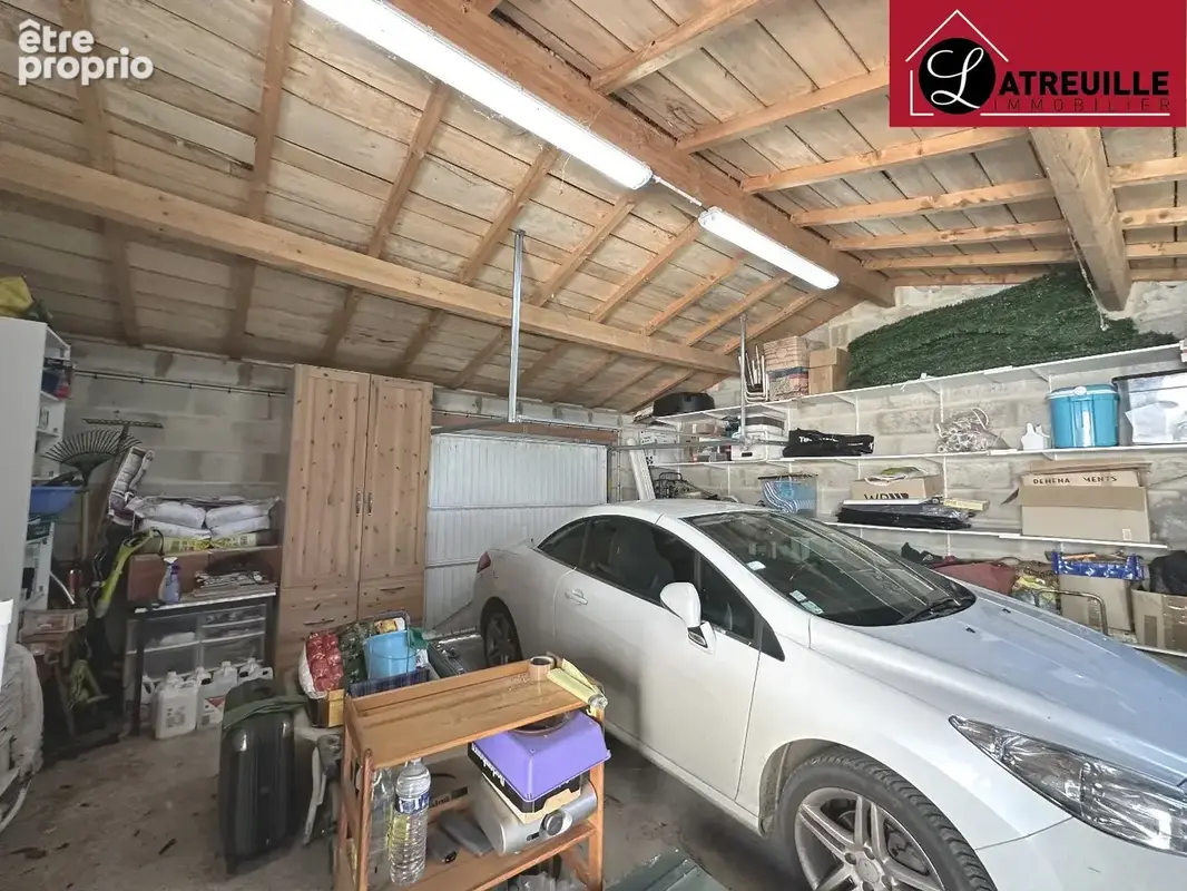 Maison de plain-pied de 101 m² à Tesson avec jardin et garage - photo 9