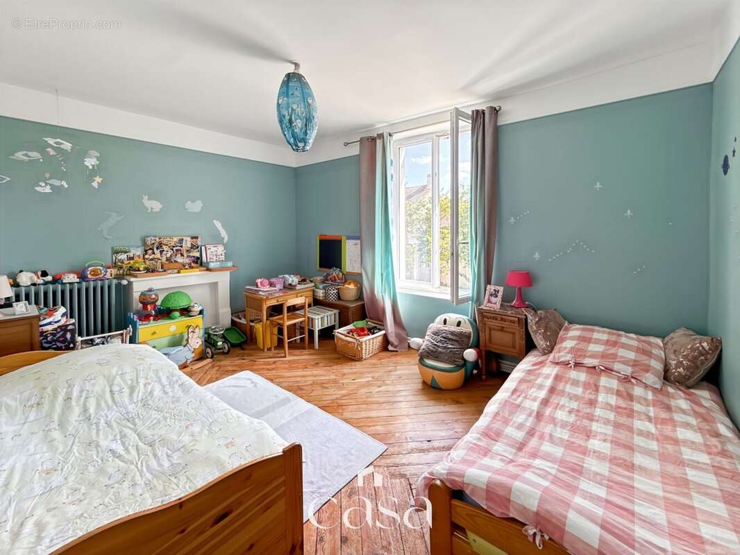 Maison 204 m² à Morteaux-Couliboeuf  - photo 7