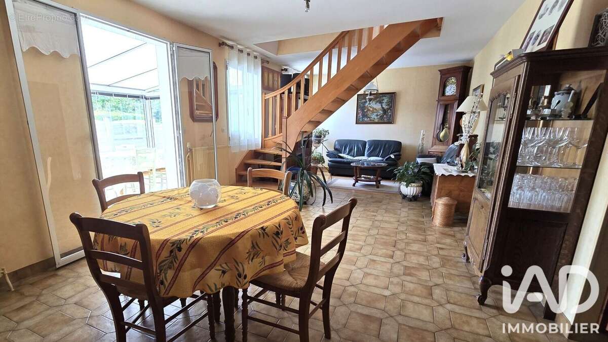 Maison 121 m² à Erce-Pres-Liffre  - photo 3