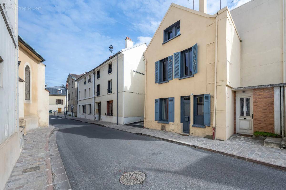 Maison à LA FRETTE-SUR-SEINE