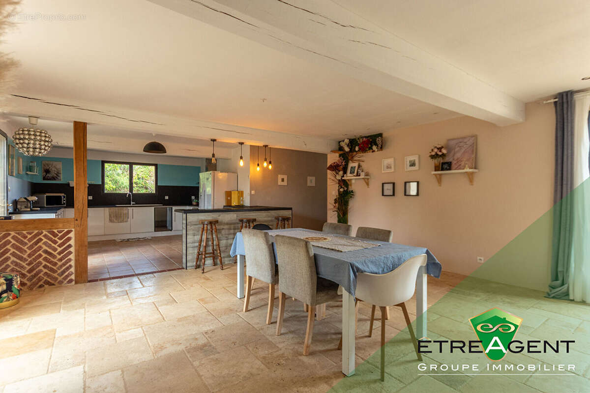 Maison LE FIDELAIRE - 200 m² - 4 chambres - photo 6