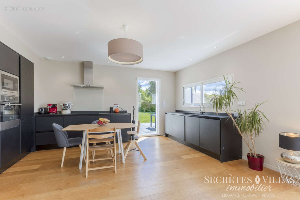 Bouliac belle villa contemporaine plain pied  sur 902m2 - photo 6
