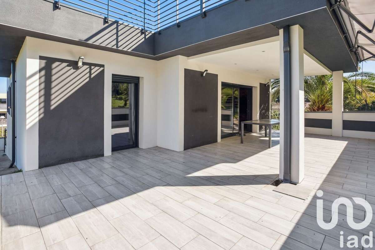 Photo 2 - Maison à BASSENS