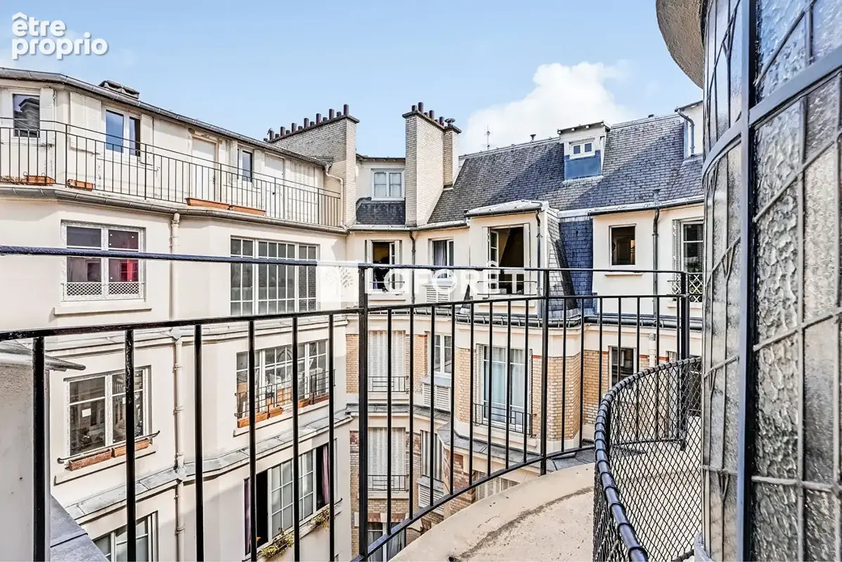 Studio charme sous les toits - Vue Tour Eiffel - photo 13