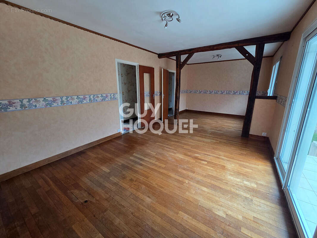 Maison à BOURG-ACHARD