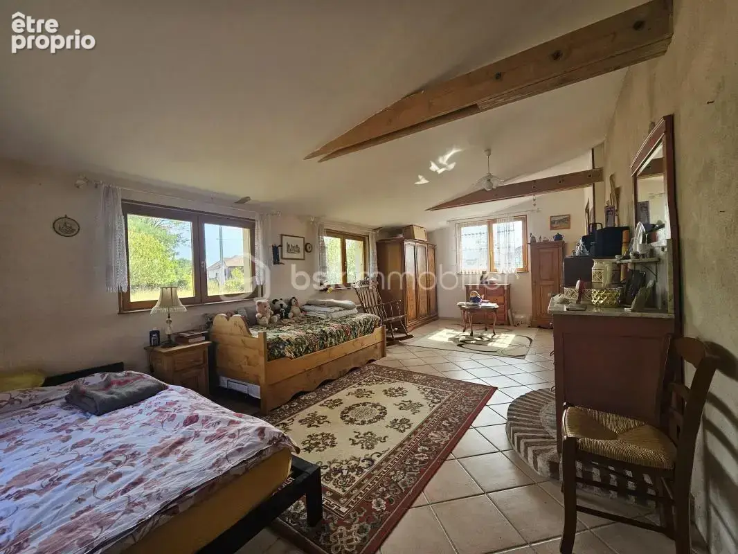 À VENDRE – Maison de 113 m² avec 1,36 hectare de terrain - photo 2