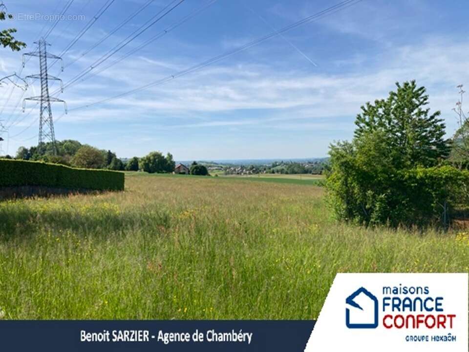 Terrain à DOMESSIN