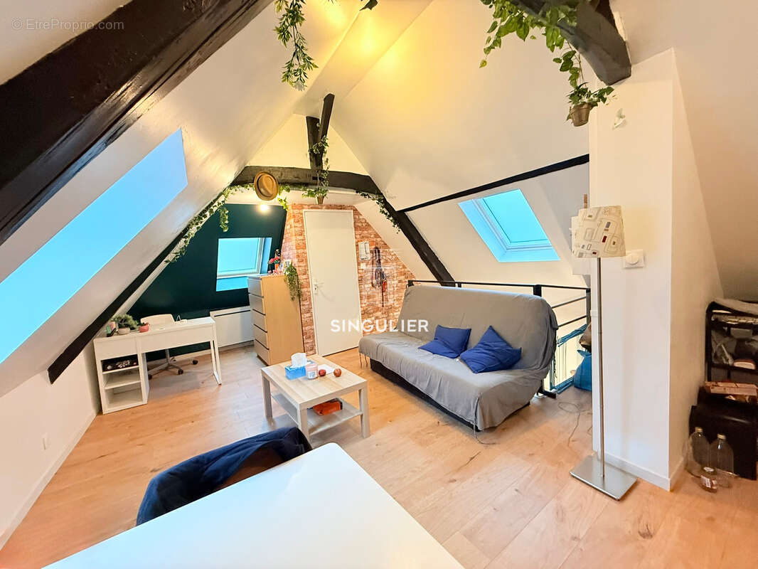 Appartement à COUTICHES