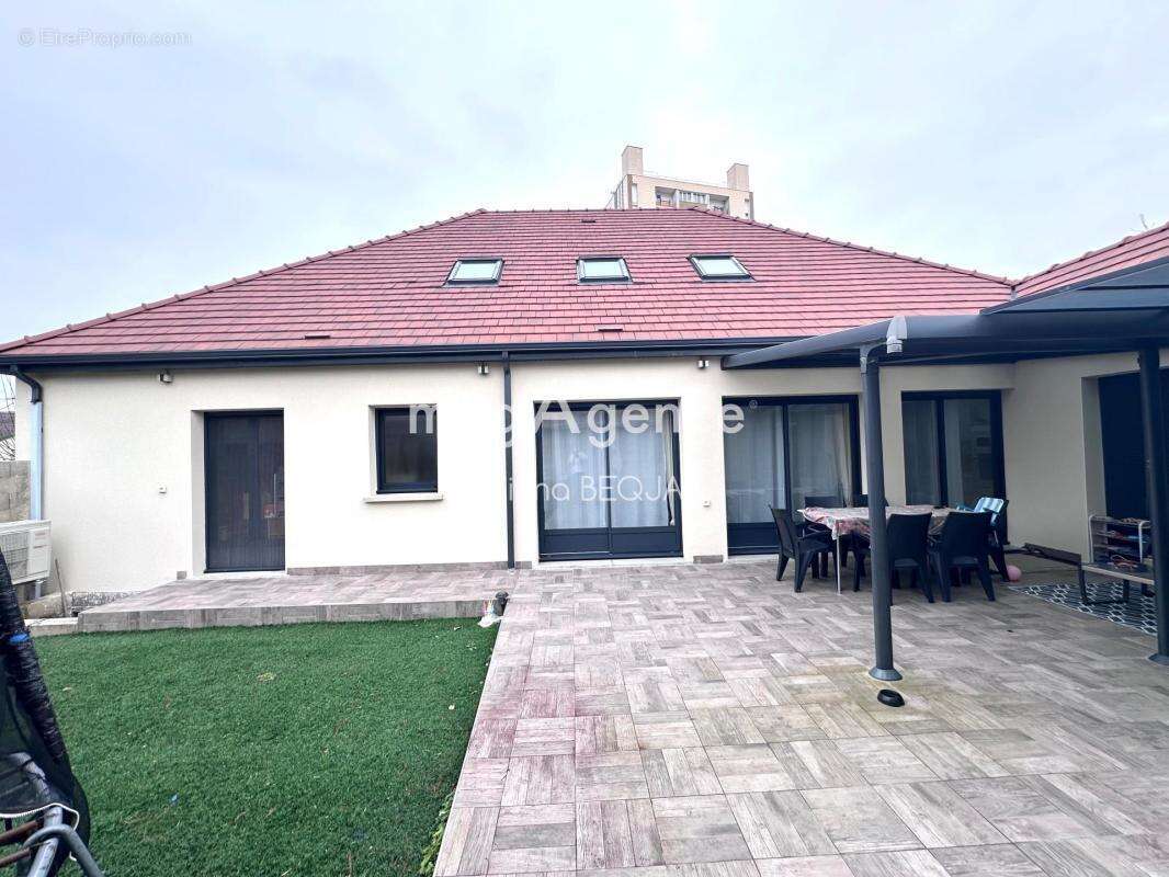 Maison à SENS
