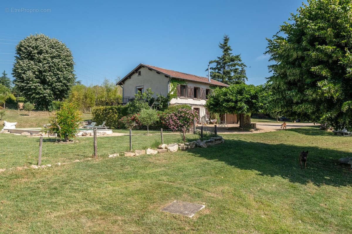 'la source' - vente co-exclusivité, vaugneray, maison 182 m2, 4 chambres, terrain 3300 m2, piscine - photo 4
