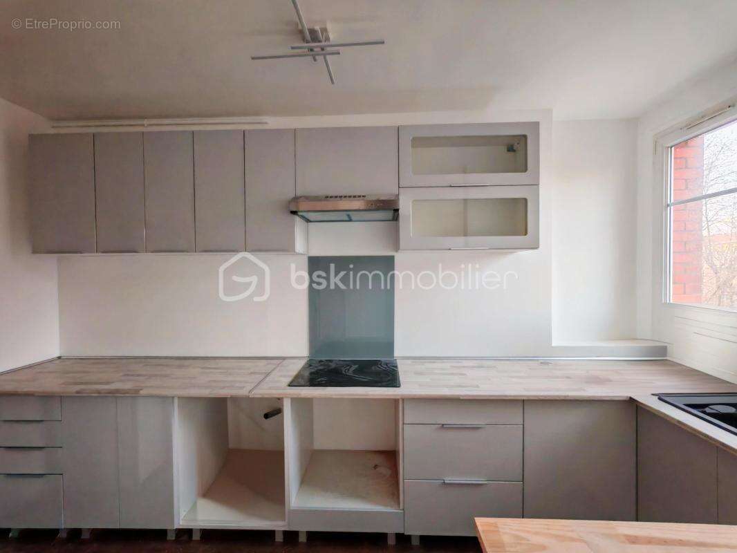 Superbe 3 pièces entièrement rénové avec balcon, ascenseur et vue dégagée - photo 15