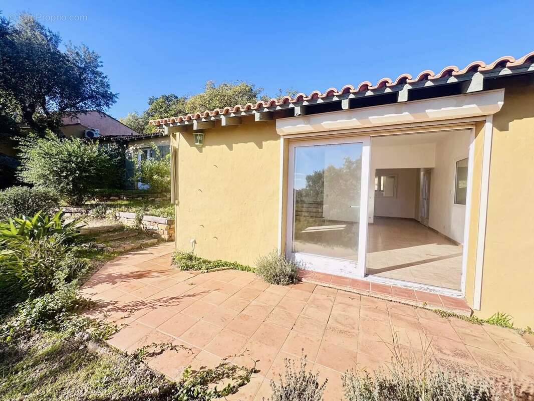 Maison à PLAN-DE-LA-TOUR