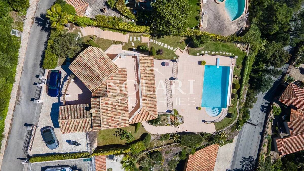 Maison à THEOULE-SUR-MER