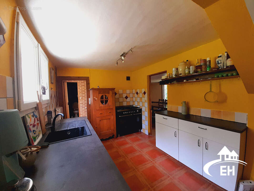 Maison ancienne - 4 chambres - terrain 9 630 m² - photo 4