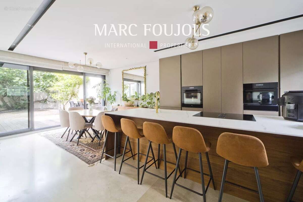 Maison à LA GARENNE-COLOMBES