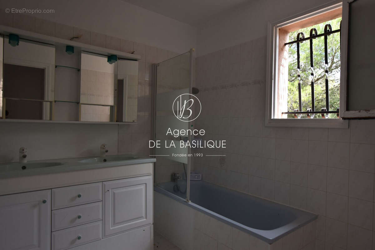 Maison à SAINT-MAXIMIN-LA-SAINTE-BAUME