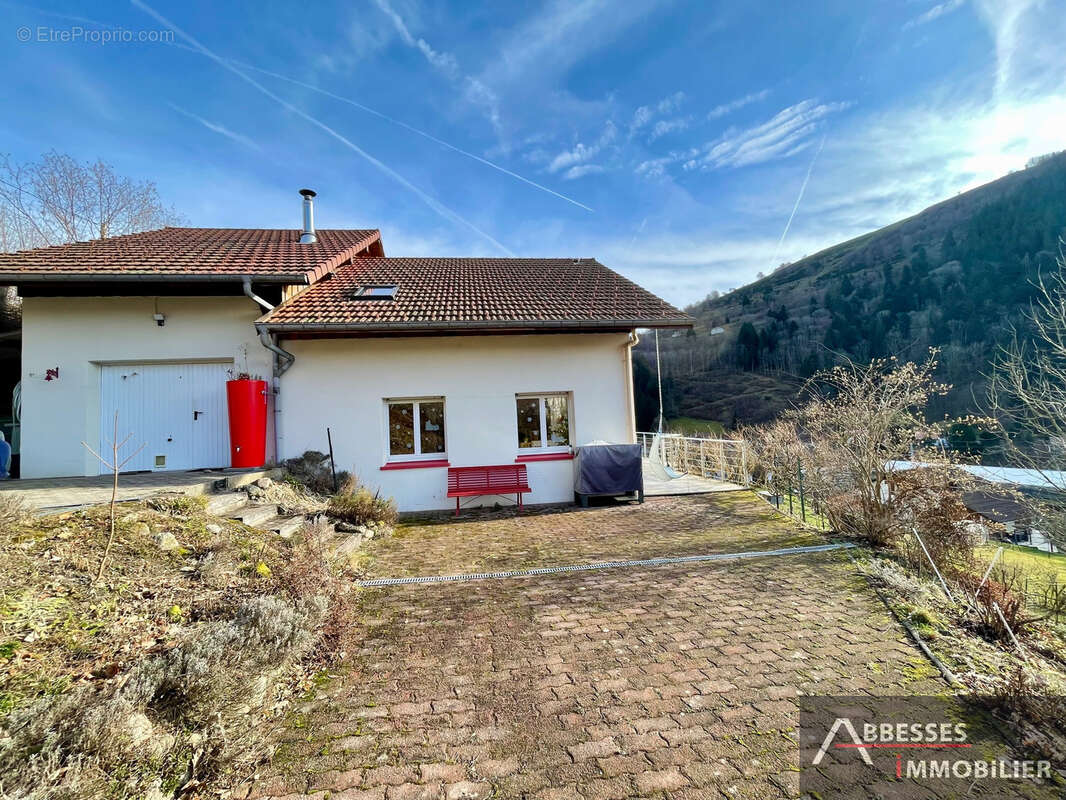 Maison à LA BRESSE