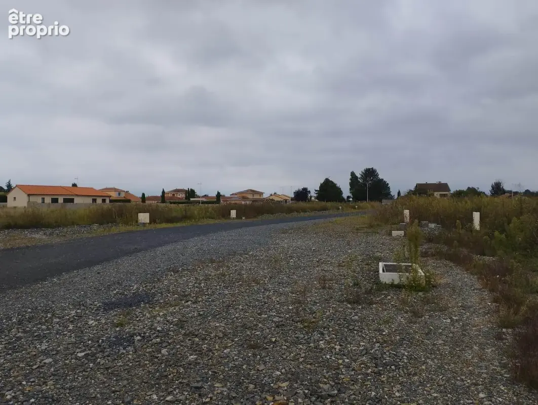 Photo Terrain à Yssingeaux au prix de 76 000€