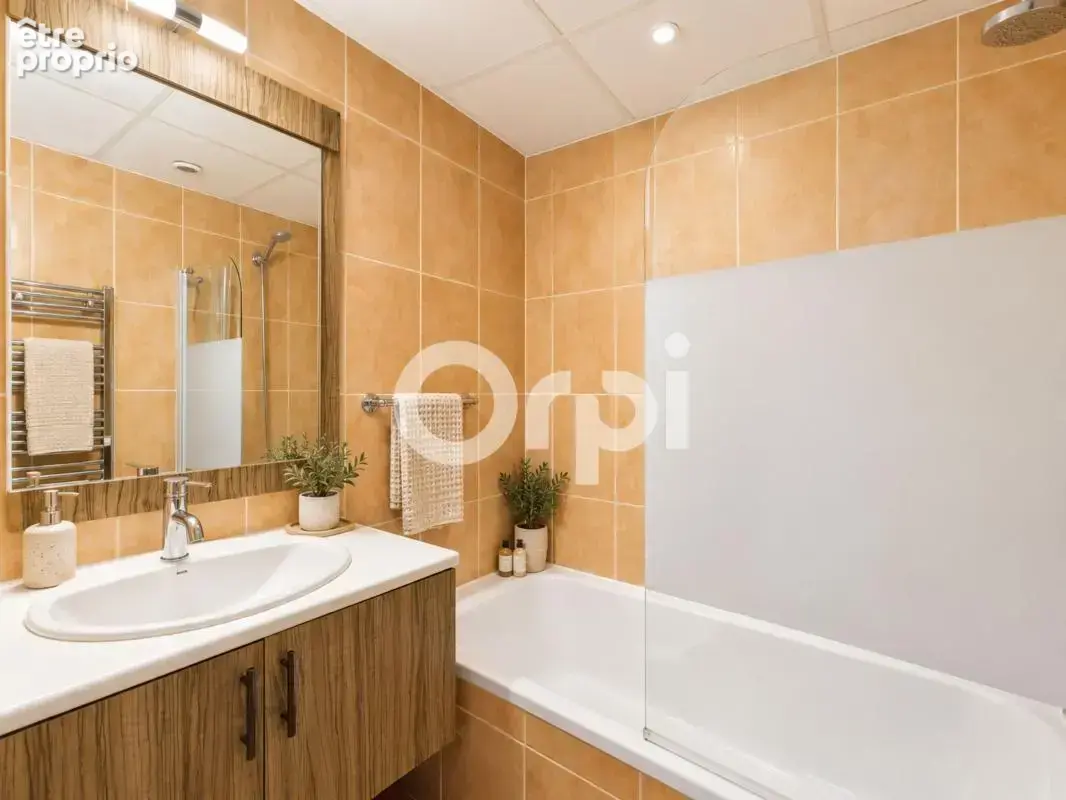 T3 traversant avec terrasse / dernier etage - domaine camiole - residence securisee + piscine + stationnement privatif - photo 7