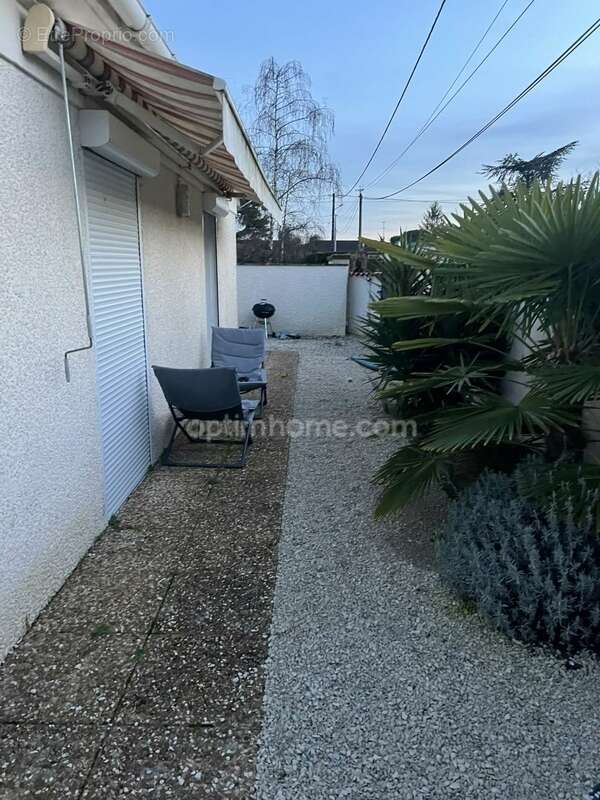 Maison à ROULLET-SAINT-ESTEPHE