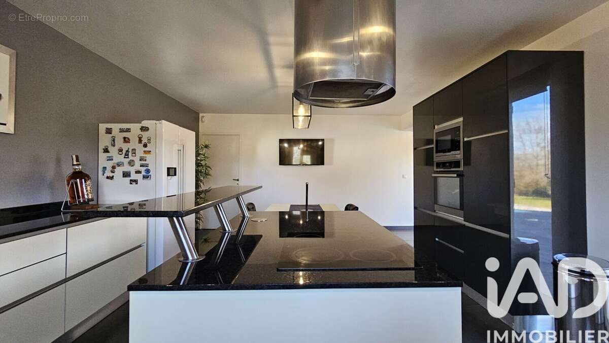 Maison 203 m² à Sames  - photo 8