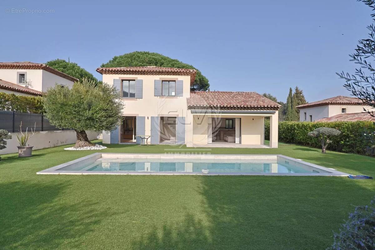 Maison à PLAN-DE-LA-TOUR