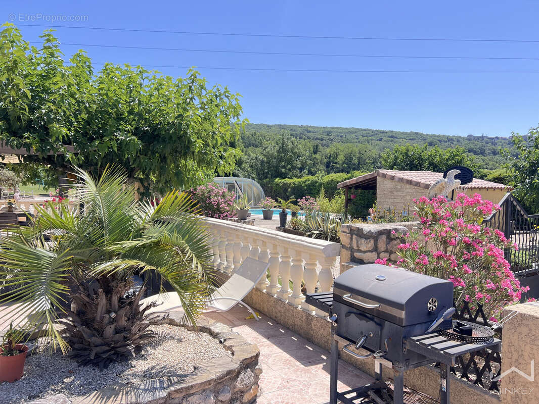 Maison à LA GARDE-ADHEMAR