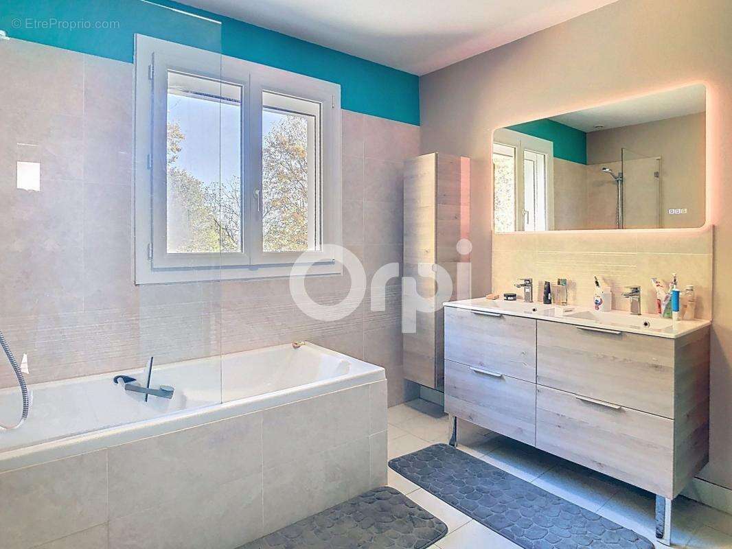 Maison à ANNESSE-ET-BEAULIEU