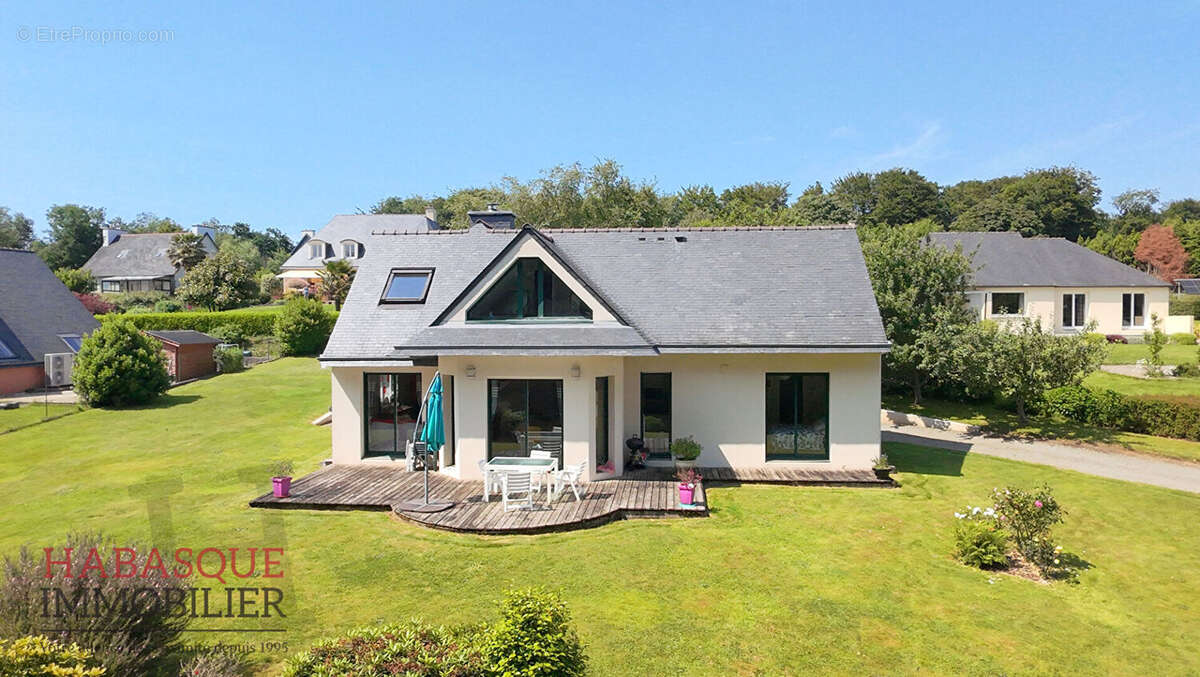 Maison à SAINT-URBAIN