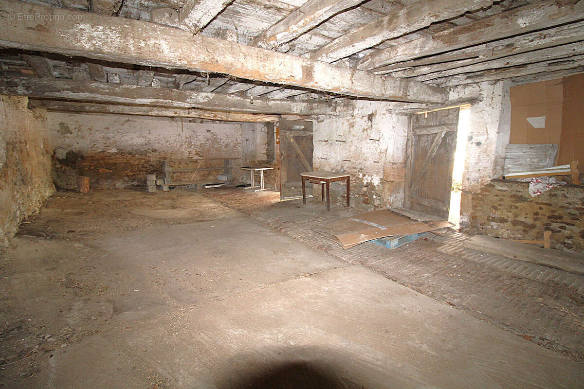 Maison à SOMMEVOIRE