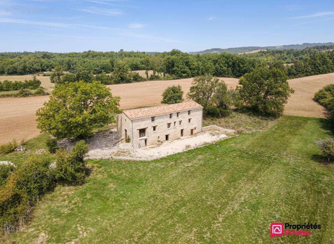 Maison à BANON