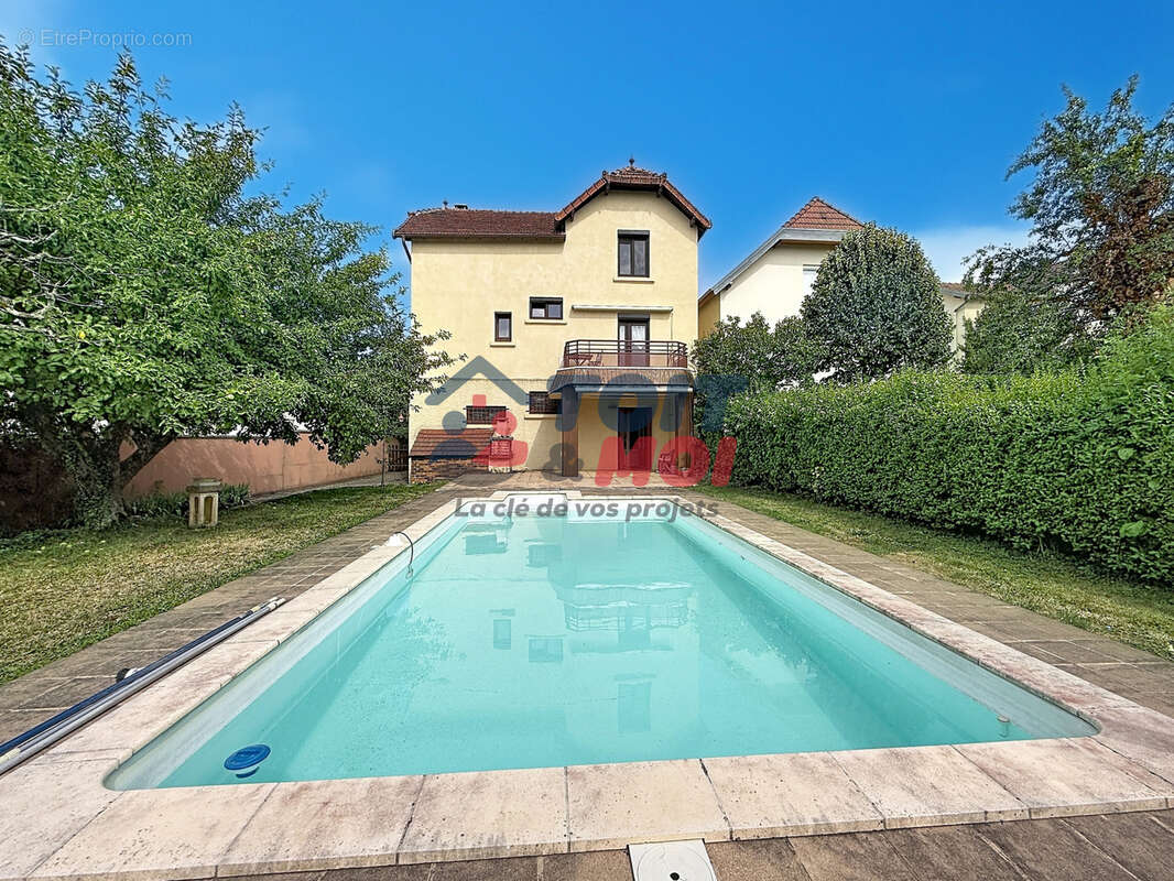 Maison à vendre à Vesoul avec piscine   125 m2   4 chambres   Terrain 629 m2   Double garage - photo 16