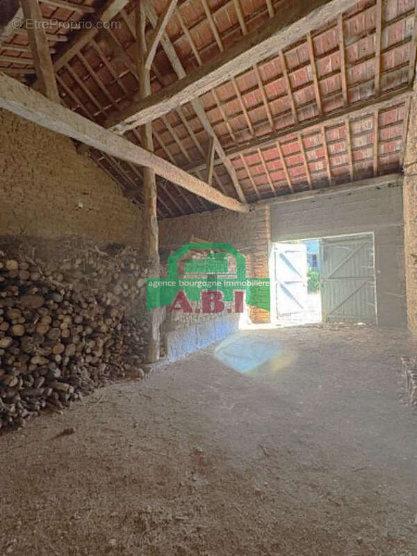 58, secteur Moraches - Ancien corps de ferme indépendant sur 3200m2 de terrain. - photo 16