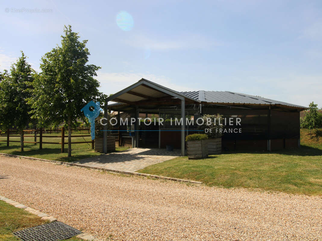 A vendre Dpt Eure (27) Propriété Equestre - A moins d'1 heure de Paris sur parc d'environ 2,6 ha - photo 16
