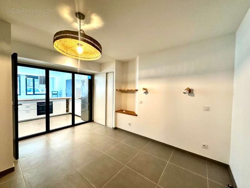 T4 rénové de 90m2 – Terrasse sur le toit de 25m2 – Possibilité activité professionnelle – Saint-Barnabé - photo 8