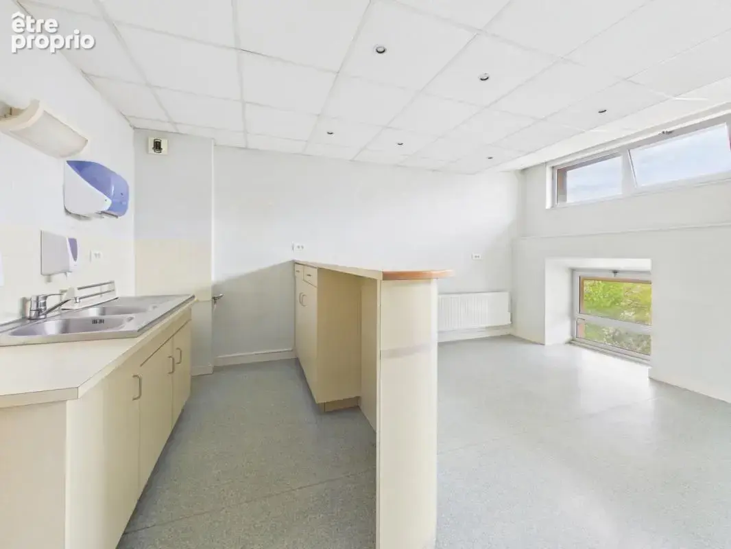 Lons-le-saunier — bureaux lumineux/ascenseur/stationnements - photo 9