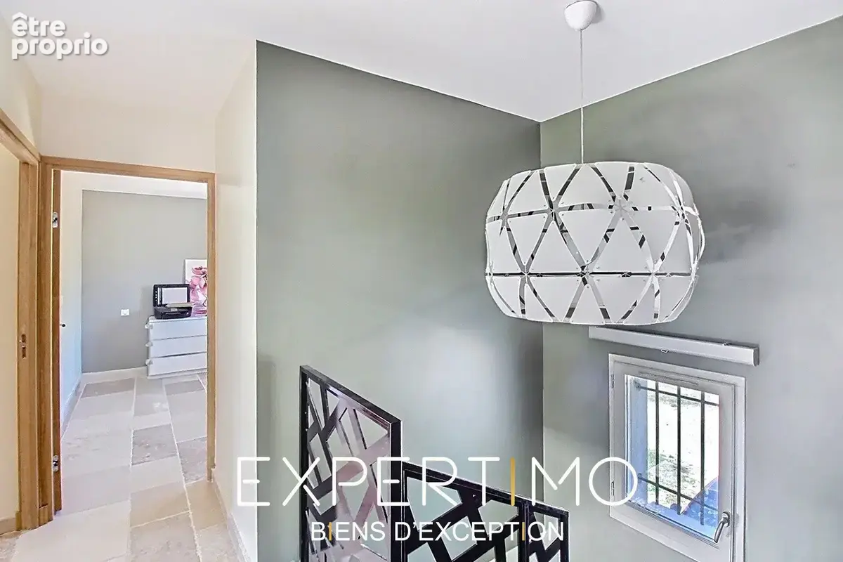FUVEAU   Villa contemporaine  4 chambres  Suite parentale de plain-pied  Piscine 5 x 11 m  Terrain plat 2 - photo 10