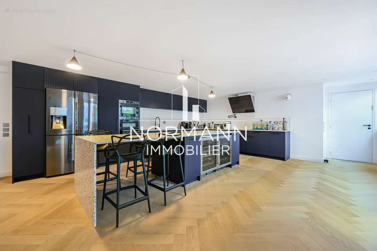Appartement à SURESNES