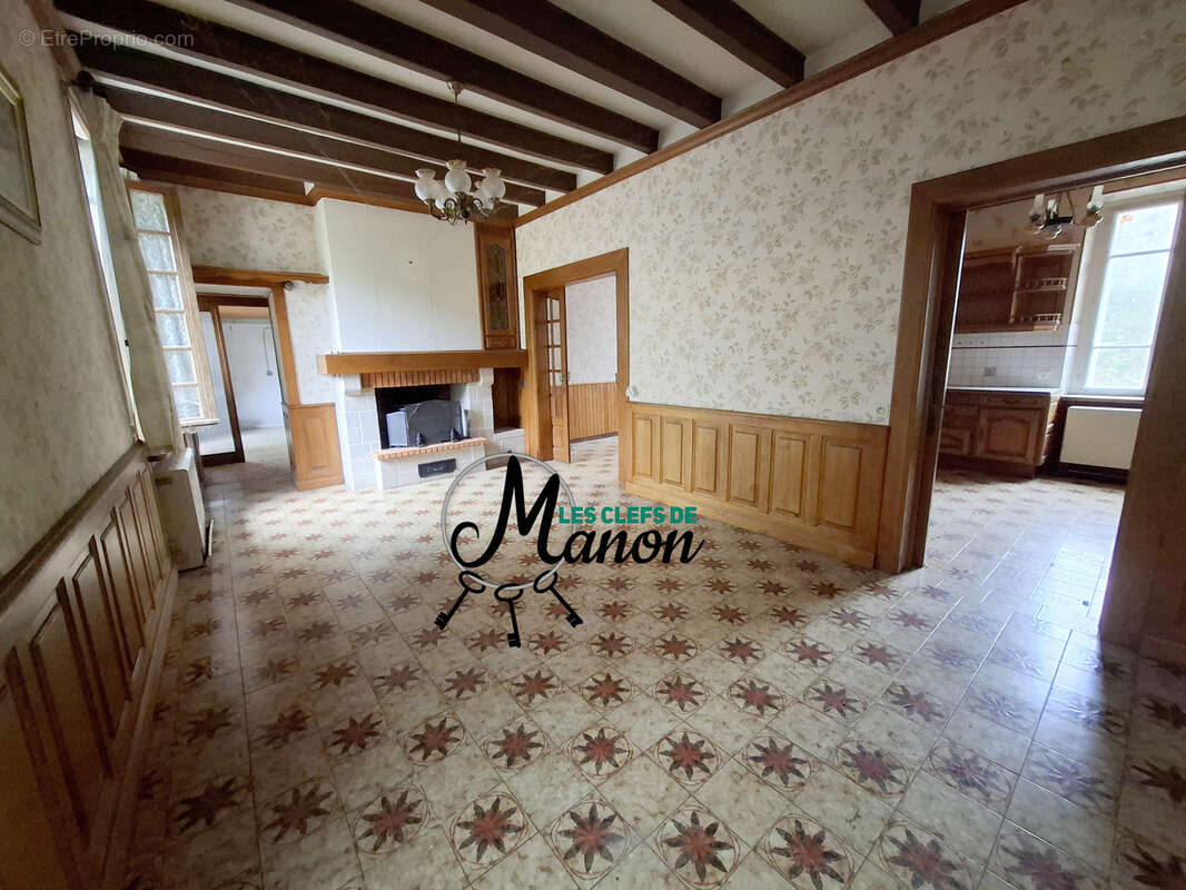 Maison à SAINT-SULPICE-LES-FEUILLES