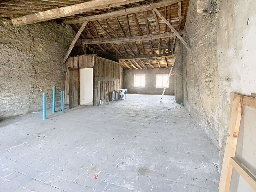 Appartement à PONT-DE-VAUX