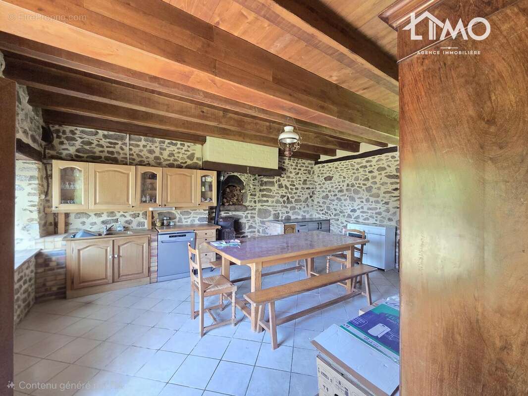 n°2 - Maison à CHAMPNETERY